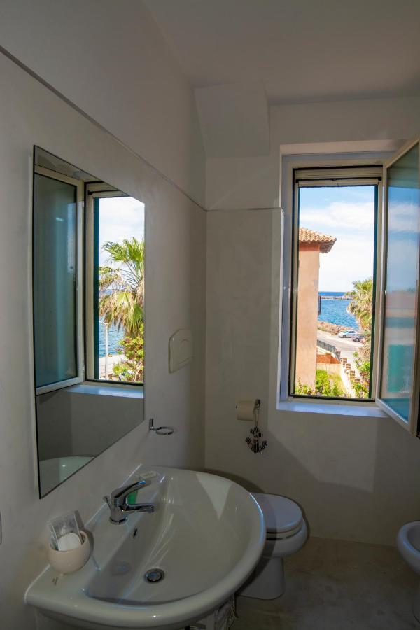B&B Del Porto Боза-Марина Экстерьер фото