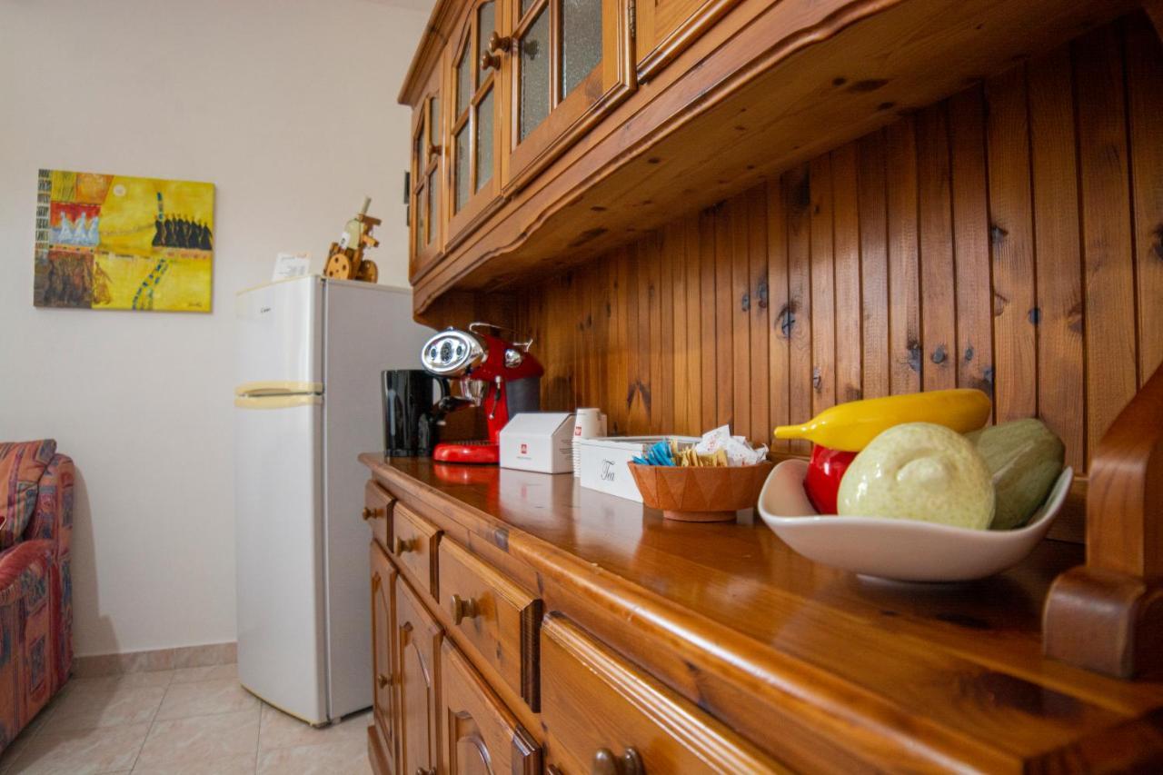 B&B Del Porto Боза-Марина Экстерьер фото